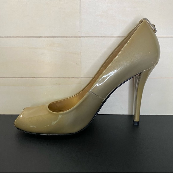 Stuart Weitzman Peep Toe Heels Patent Leather Women's Size 9.5 Shoes M Gold - Picture 2 of 10